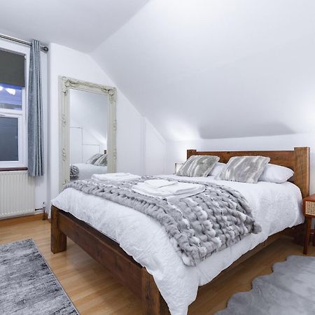 Cosy Flat In London Apartment Ealing Bagian luar foto